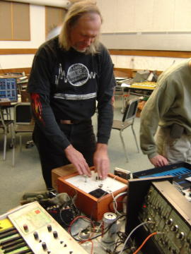 BZDitch bending radiowaves